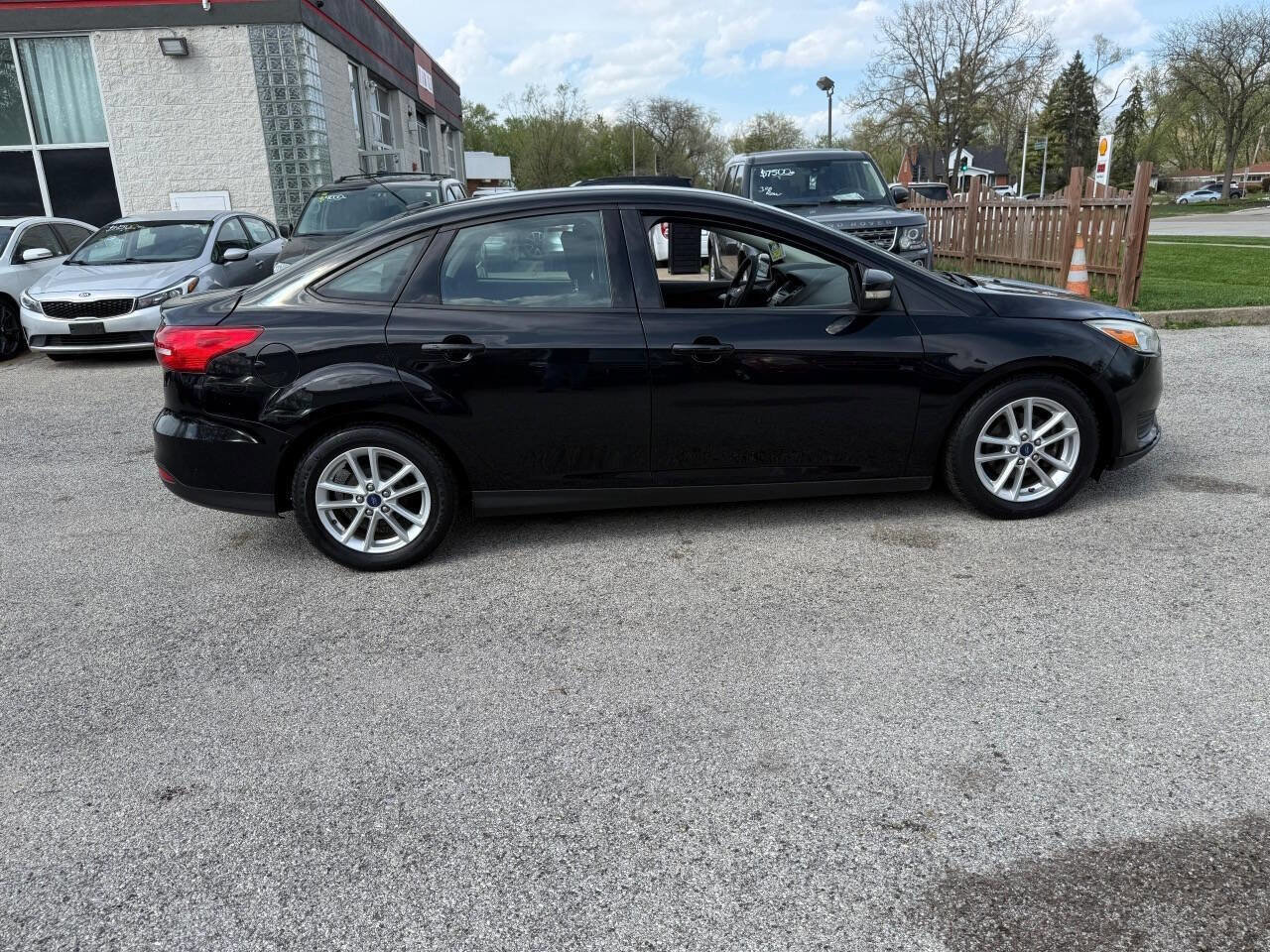 Used 2016 Ford Focus SE image 9