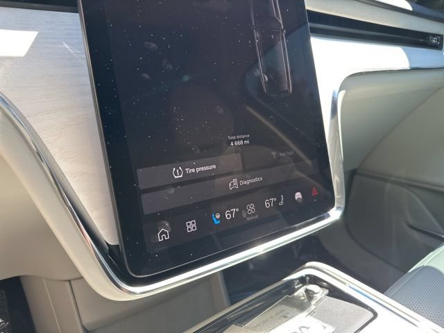Certified 2025 Volvo EX90 Plus AWD/4WD image 19