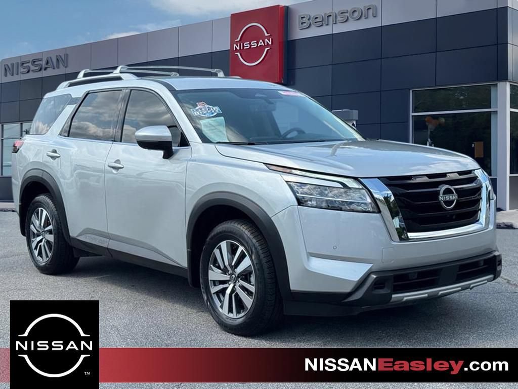 Certified 2024 Nissan Pathfinder SL AWD/4WD image 1