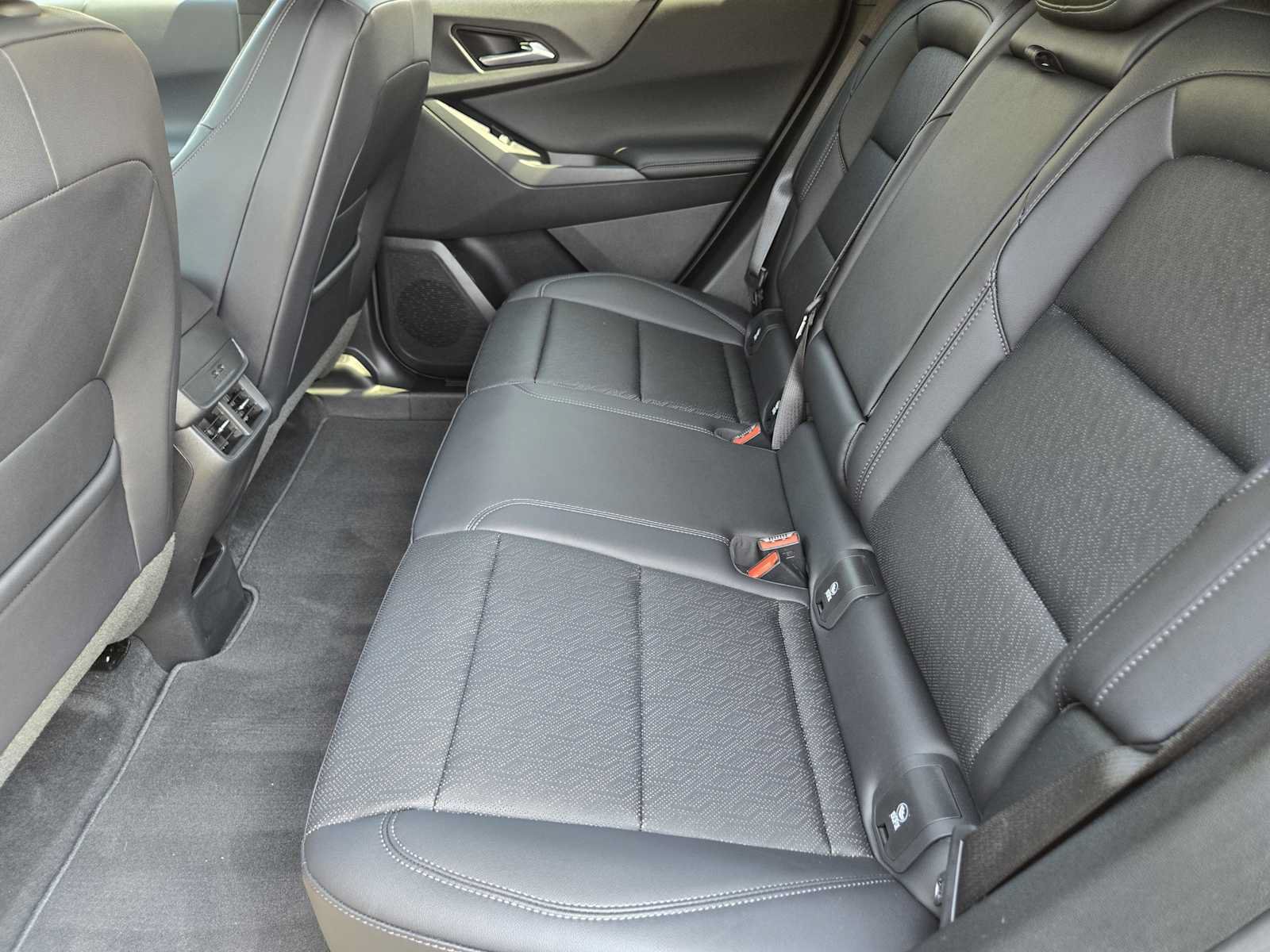 Certified 2026 Chevrolet Equinox LT w/ Convenience Package II FWD image 28