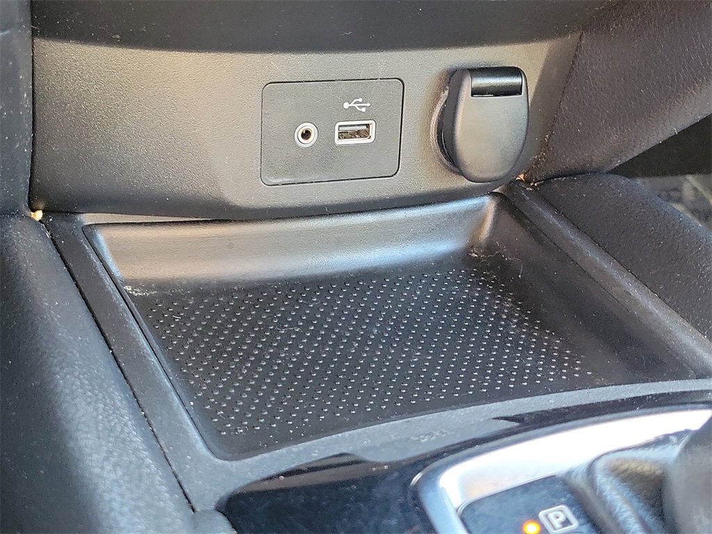 Used 2018 Nissan Rogue SV w/ Premium Package image 11