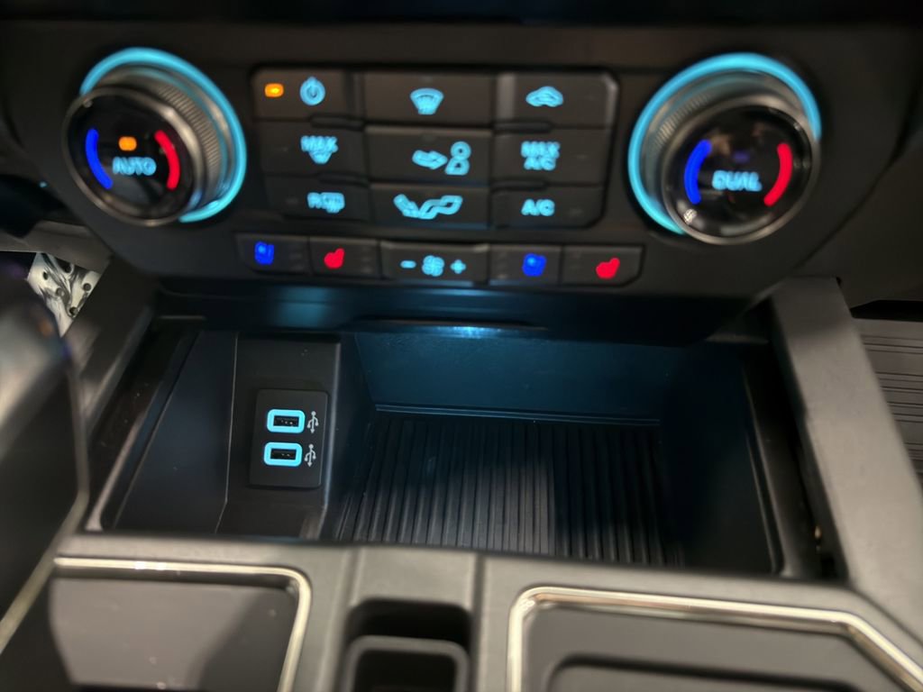 Used 2018 Ford F150 Raptor w/ Equipment Group 802A Luxury image 34