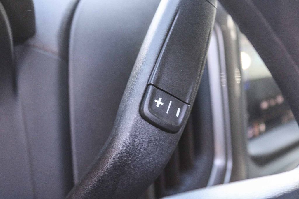 Used 2025 Chevrolet Silverado 1500 W/T image 19