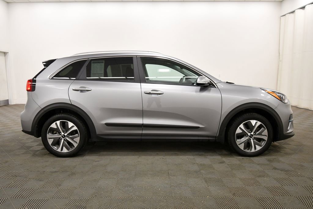 Used 2022 Kia Niro EX Premium w/ Cold Weather Package image 9