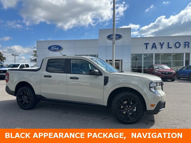 New 2025 Ford Maverick XLT w/ Black Appearance Package