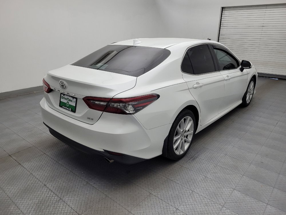 Used 2021 Toyota Camry XLE FWD image 9