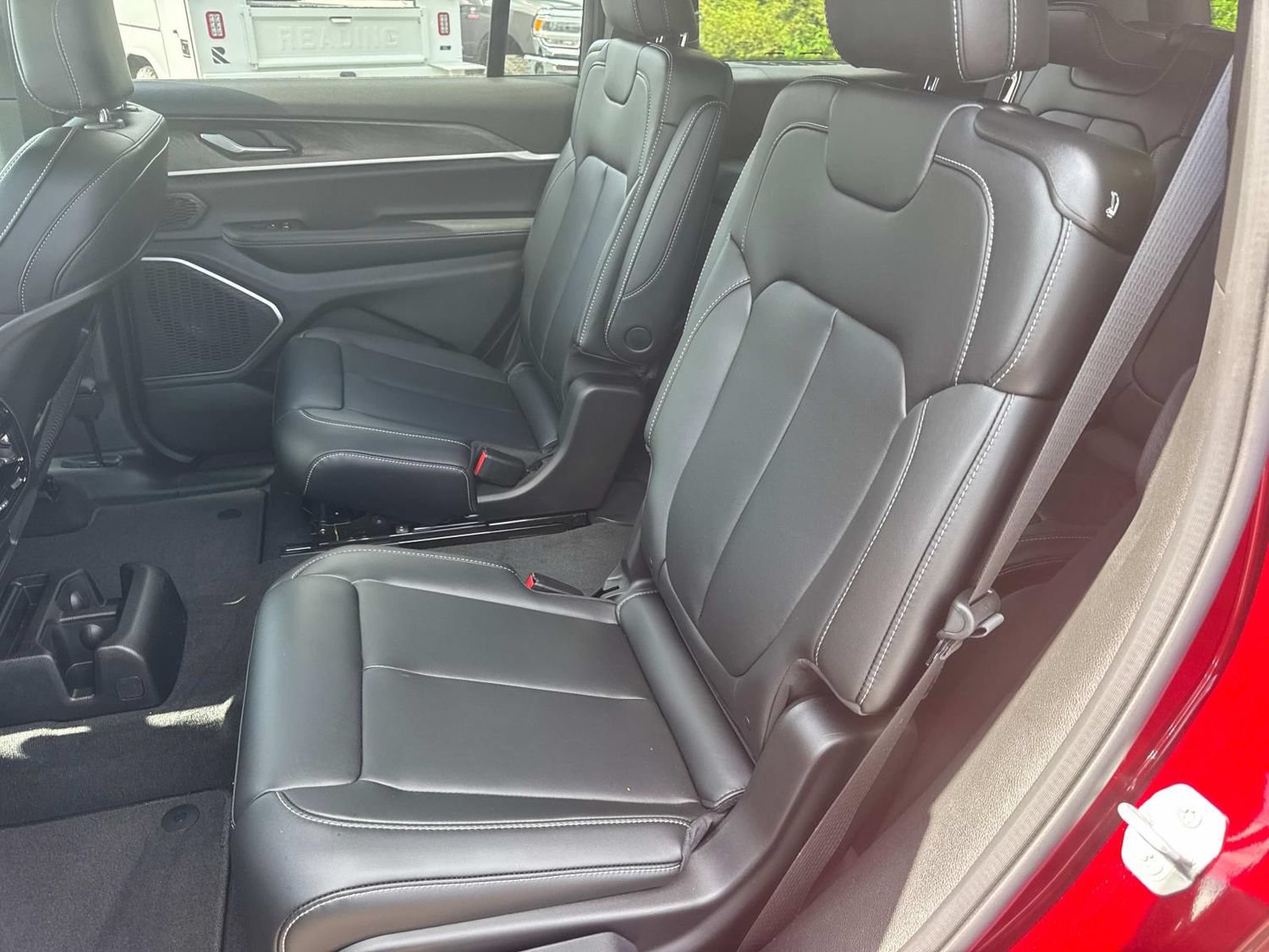 New 2026 Jeep Grand Cherokee L Limited w/ Limited Altitude Package AWD/4WD image 18