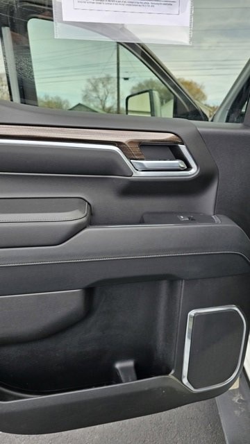 Used 2023 Chevrolet Silverado 1500 LT Trail Boss image 10