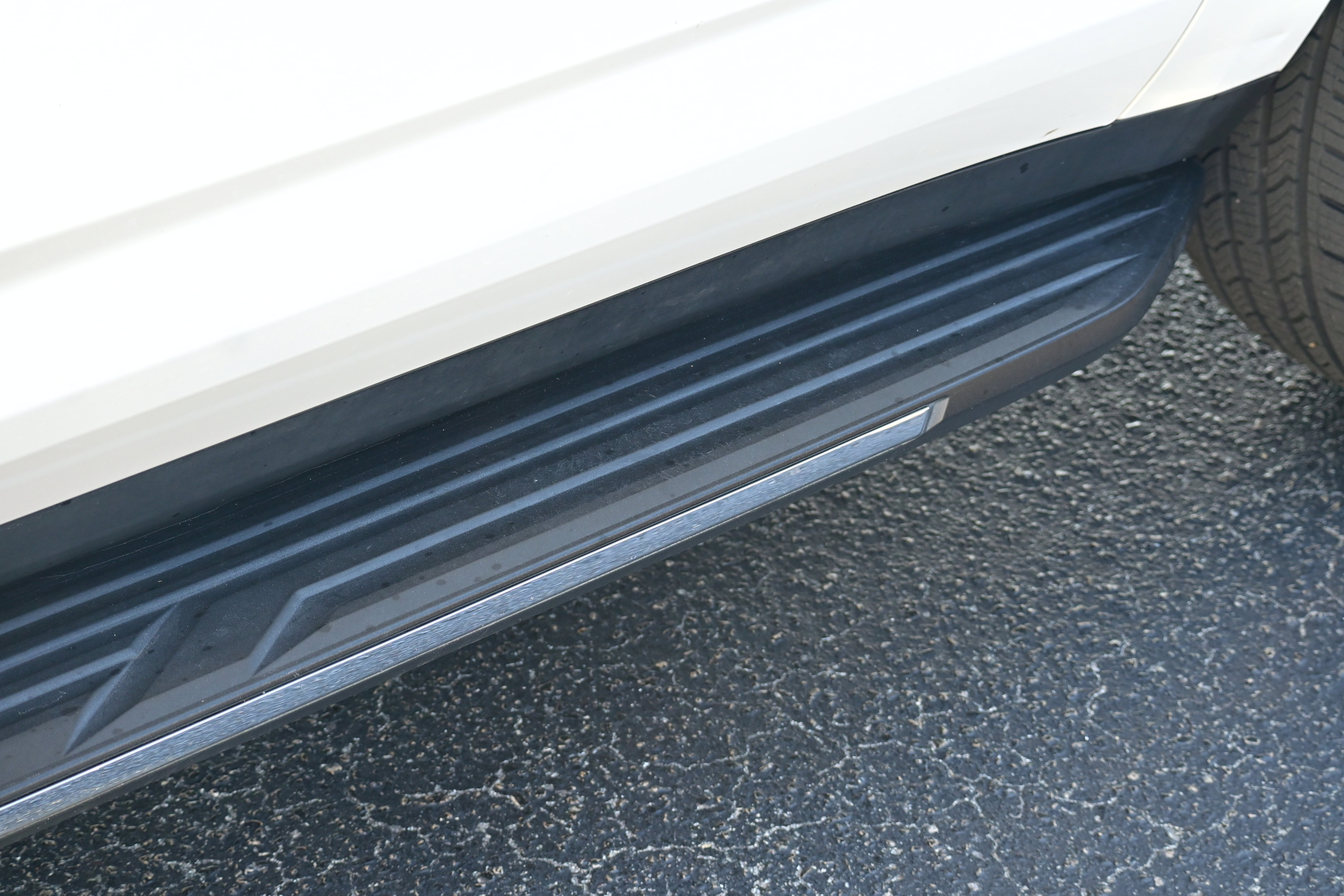 Used 2021 Chevrolet Suburban Premier w/ Premium Package image 36