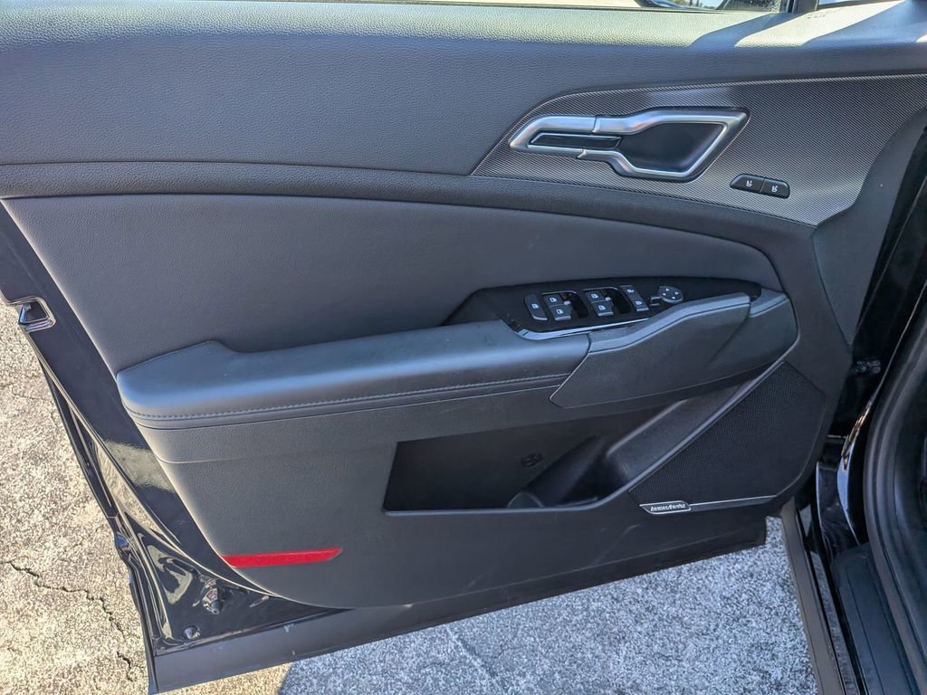 Used 2023 Kia Sportage SX image 11