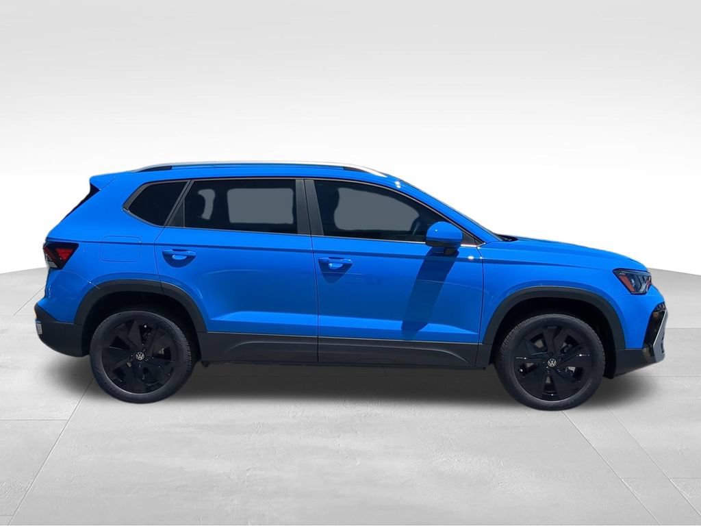 New 2026 Volkswagen Taos SE FWD video 3