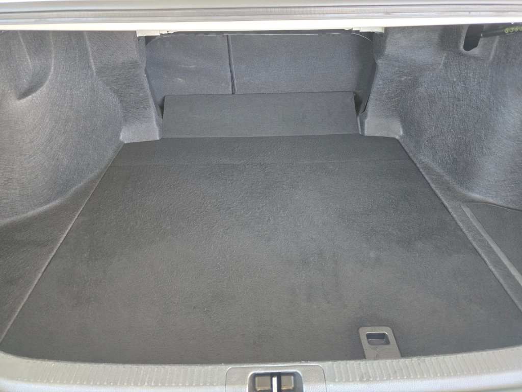 Used 2025 Toyota Camry SE FWD image 15