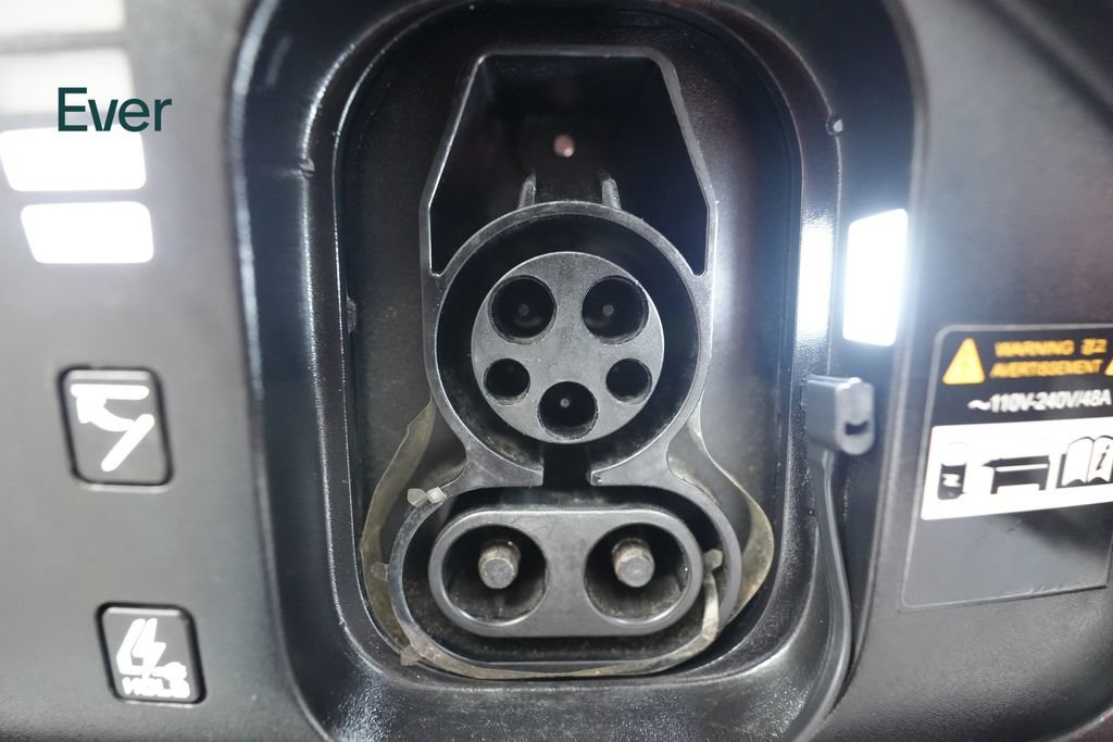 Used 2024 Kia EV6 Wind RWD image 10