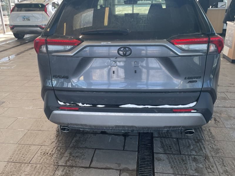 Used 2022 Toyota RAV4 Limited w/ Limited Grade Weather Package image 5