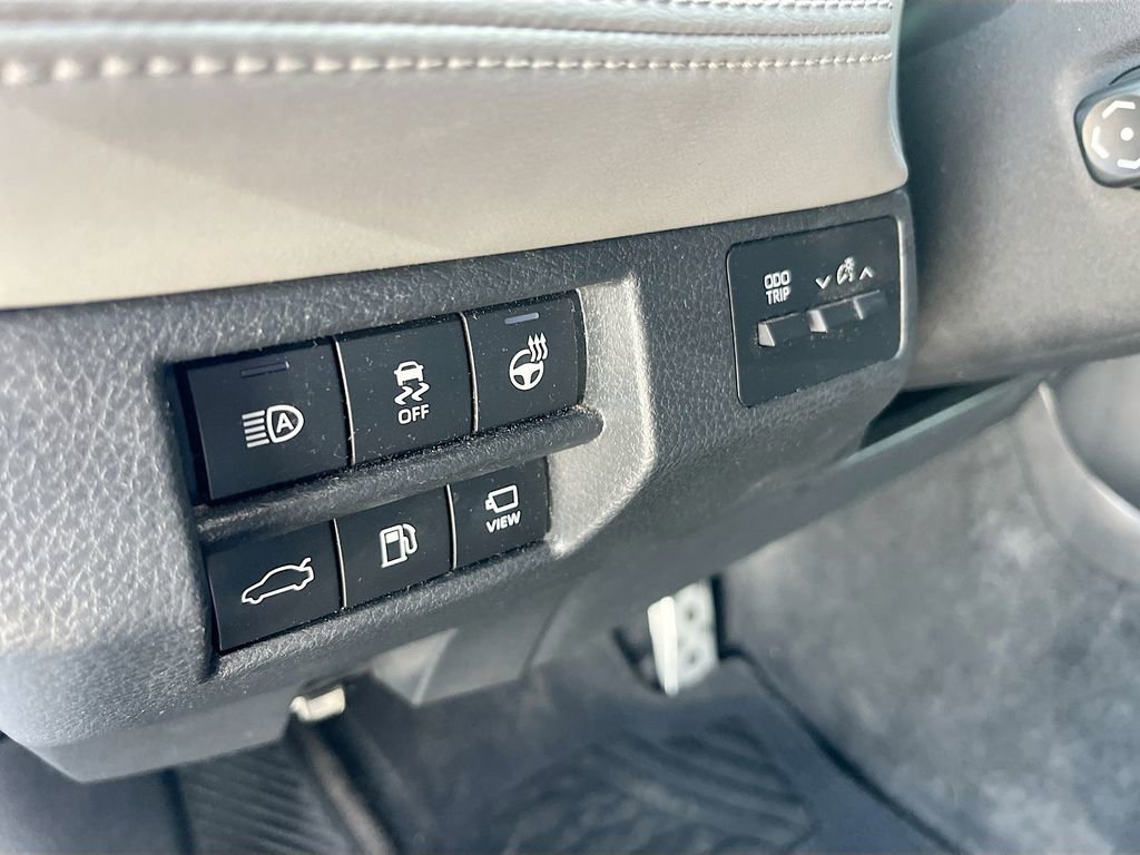 Used 2019 Toyota Avalon Touring w/ Advanced Safety Package FWD image 10