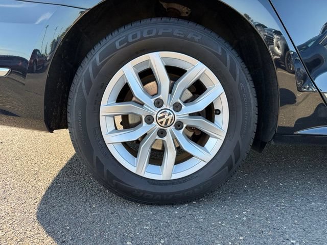 Used 2017 Volkswagen Passat 1.8T S FWD image 7