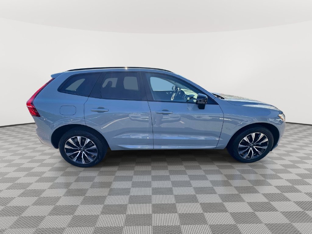 Used 2024 Volvo XC60 B5 Plus w/ Protection Package Premier AWD/4WD image 3