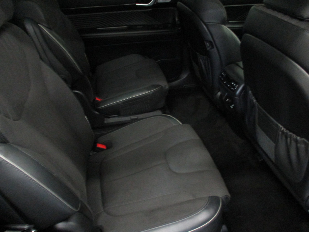 Used 2024 Hyundai Palisade Calligraphy image 14