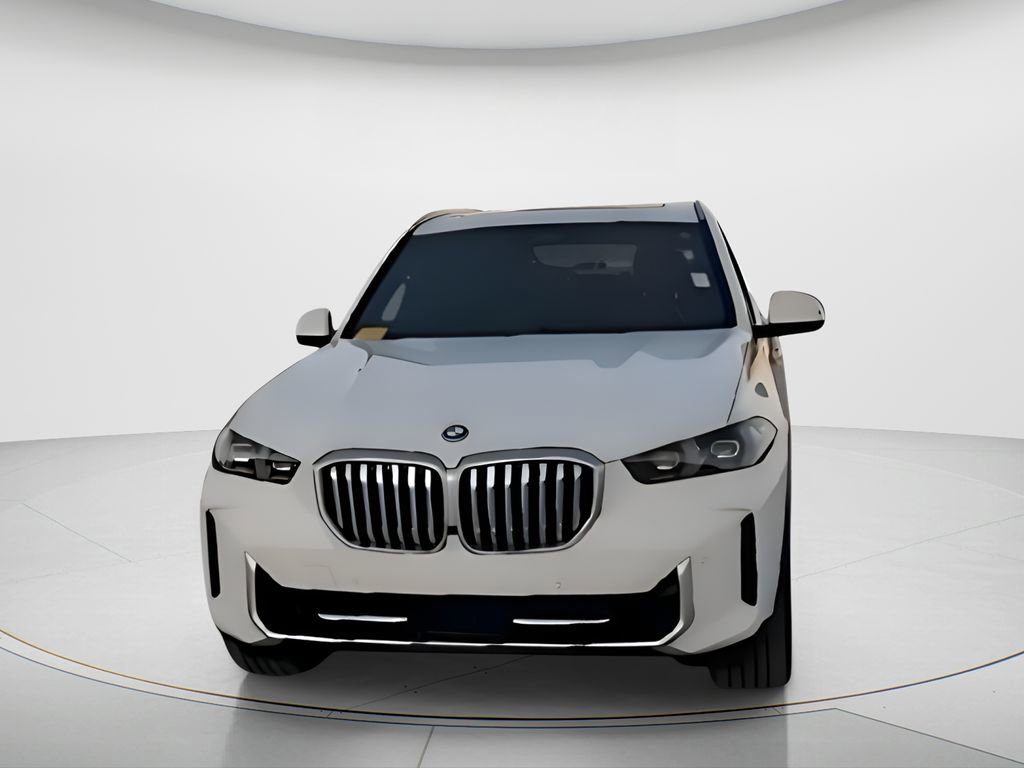 Used 2025 BMW X5 xDrive50e image 2