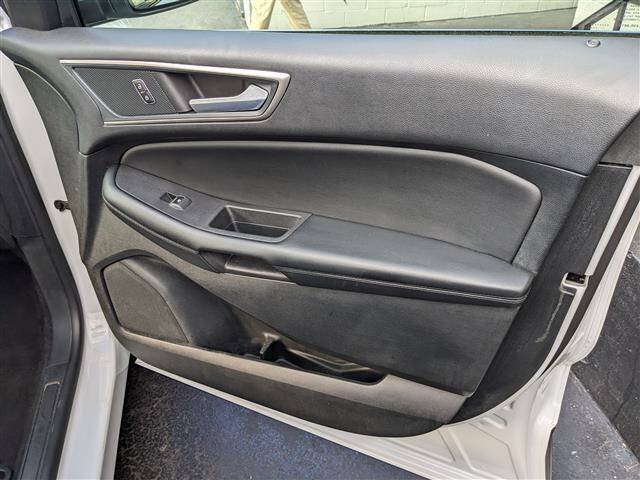 Used 2024 Ford Edge SEL AWD/4WD image 19