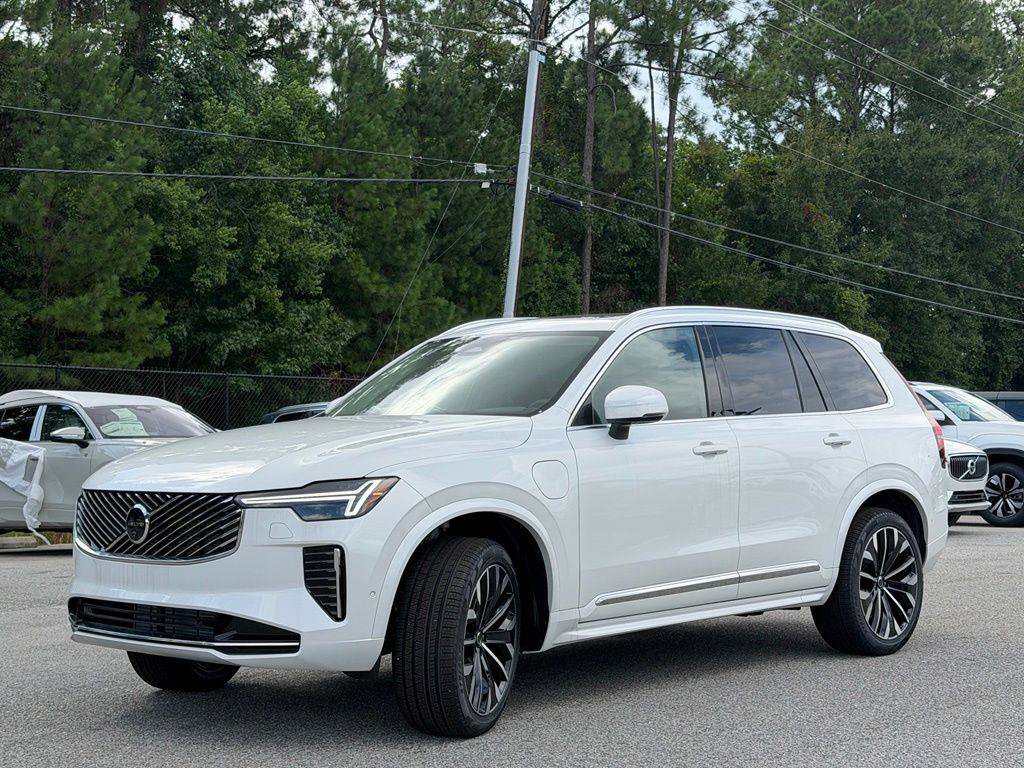 New 2026 Volvo XC90 T8 Plus w/ Protection Package Premier AWD/4WD image 8