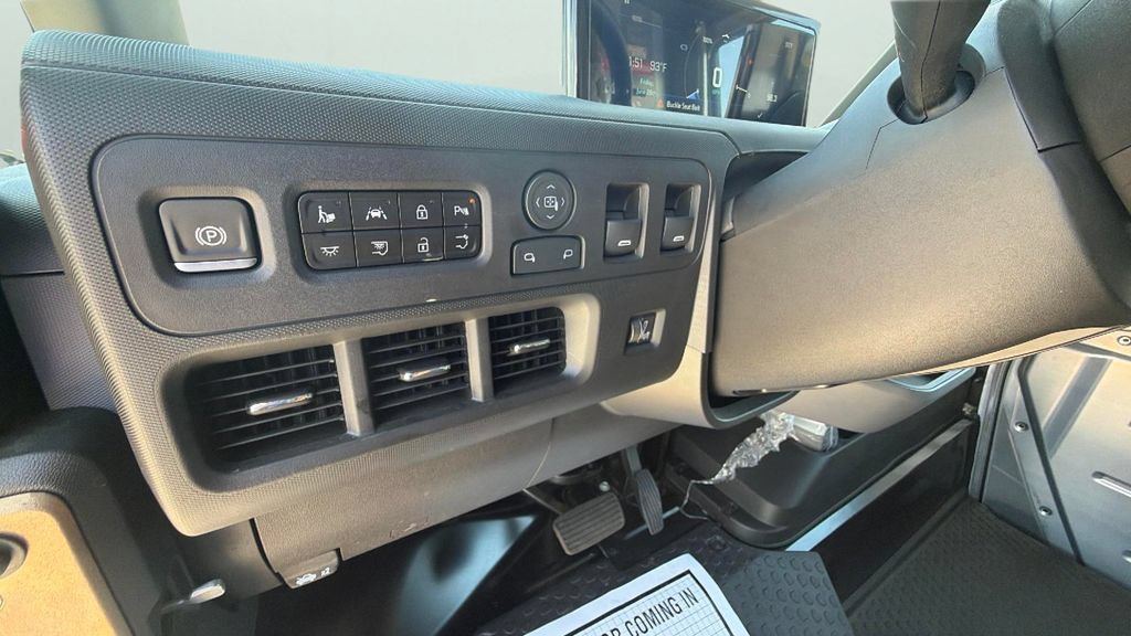 Used 2024 Chevrolet Brightdrop 400 w/ Commercial Equipment Package AWD/4WD image 19