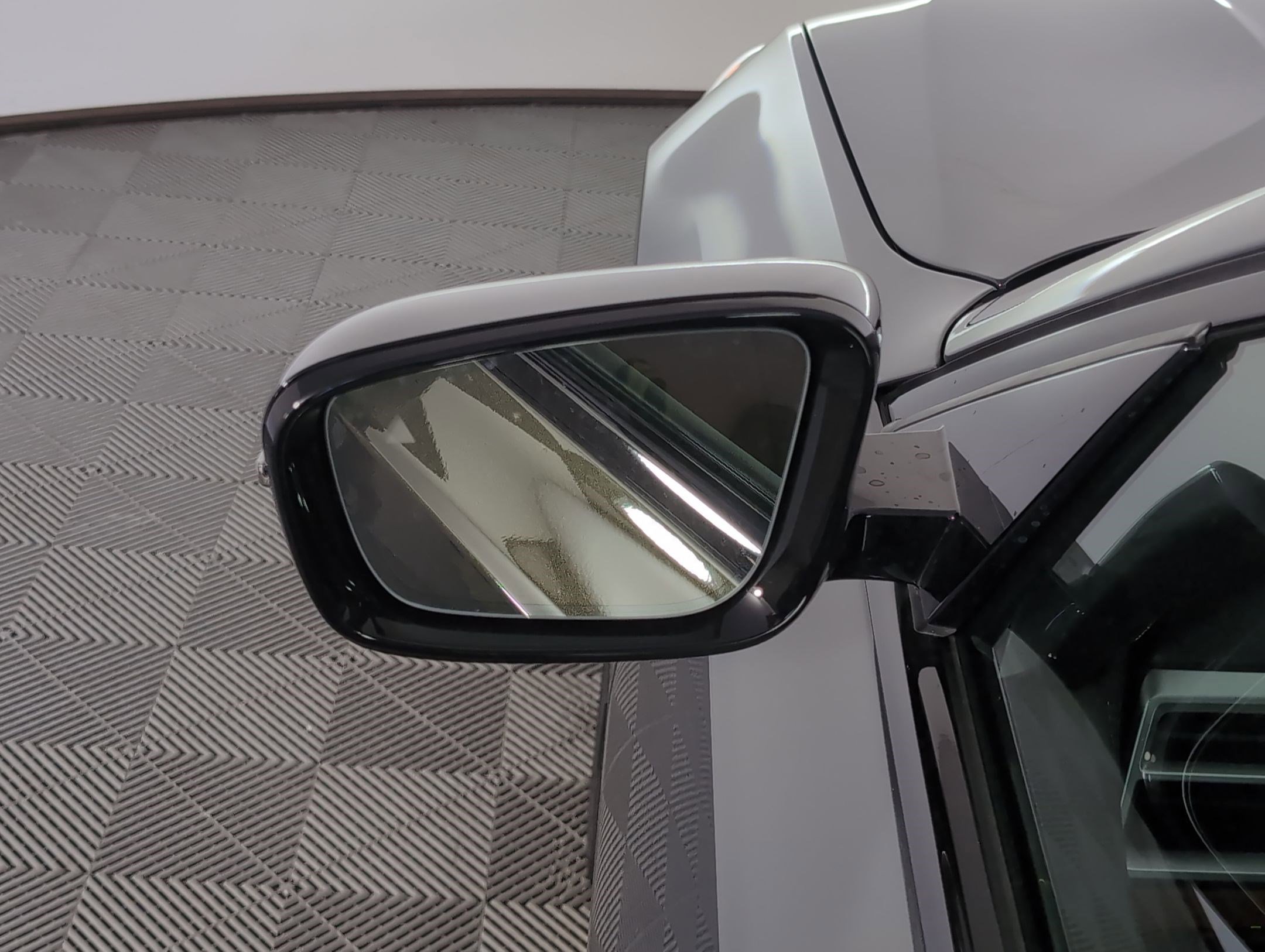 Used 2026 BMW 330i Sedan w/ M Sport Package image 19