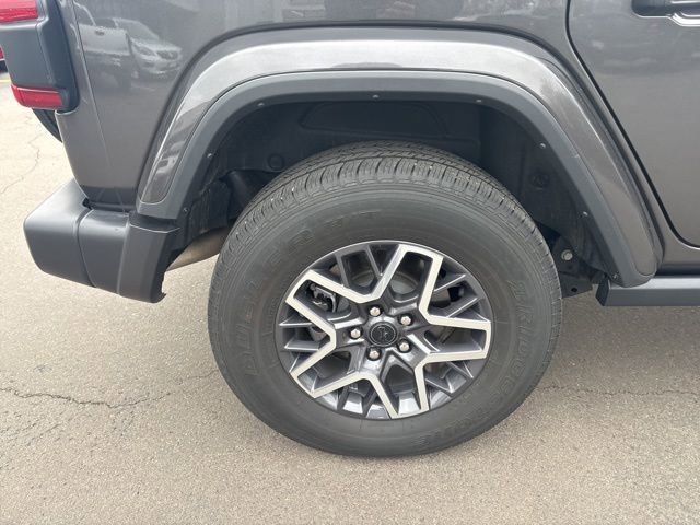 Used 2024 Jeep Wrangler Sahara image 10