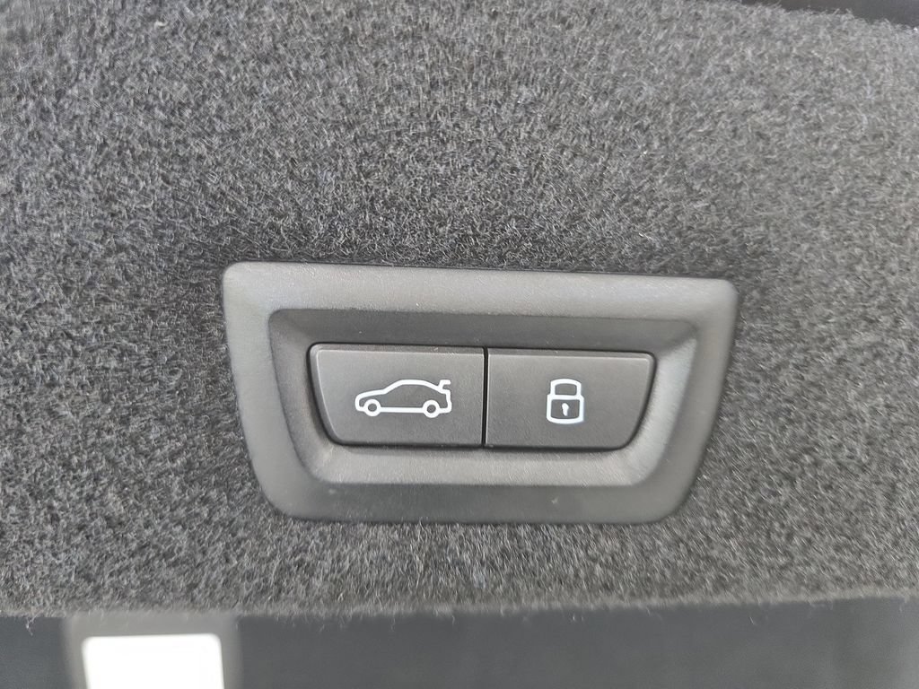 Certified 2023 BMW 760i xDrive AWD/4WD image 25