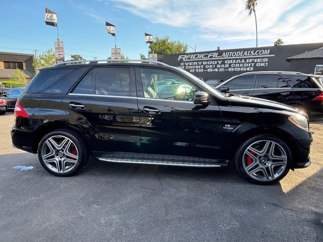 Used 2012 Mercedes-Benz ML 63 AMG 4MATIC w/ AMG Performance Pkg image 21