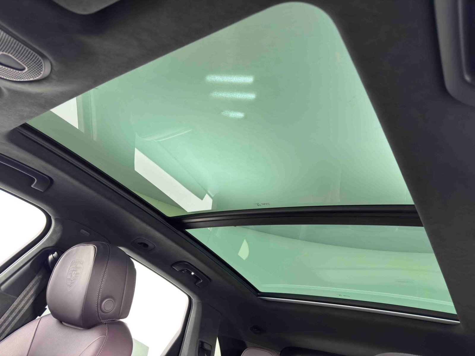 Used 2024 Porsche Cayenne Turbo image 12