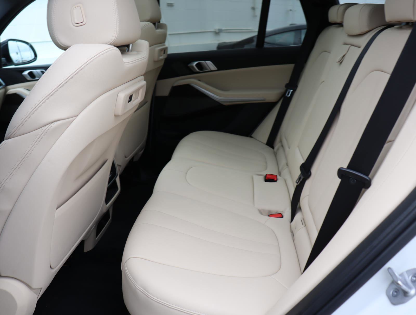 Used 2021 BMW X5 sDrive40i w/ Premium Package image 14