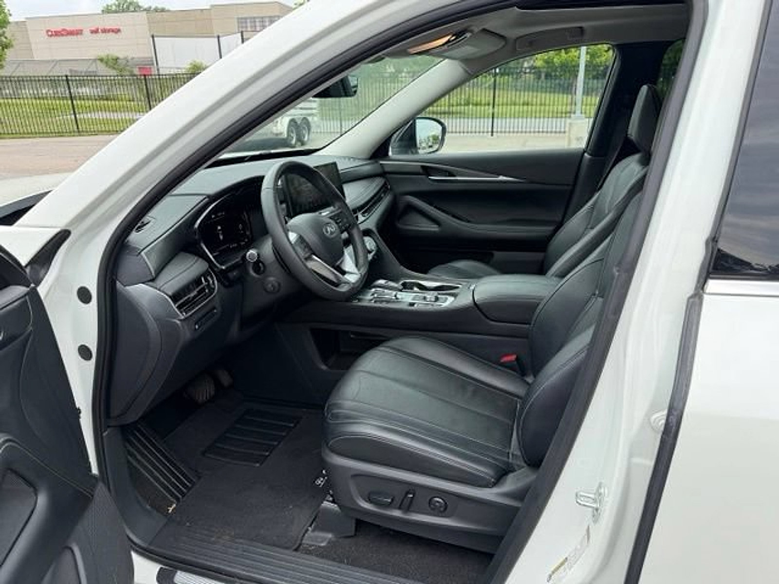 Used 2023 INFINITI QX60 Luxe w/ Performance Audio Package AWD/4WD image 9