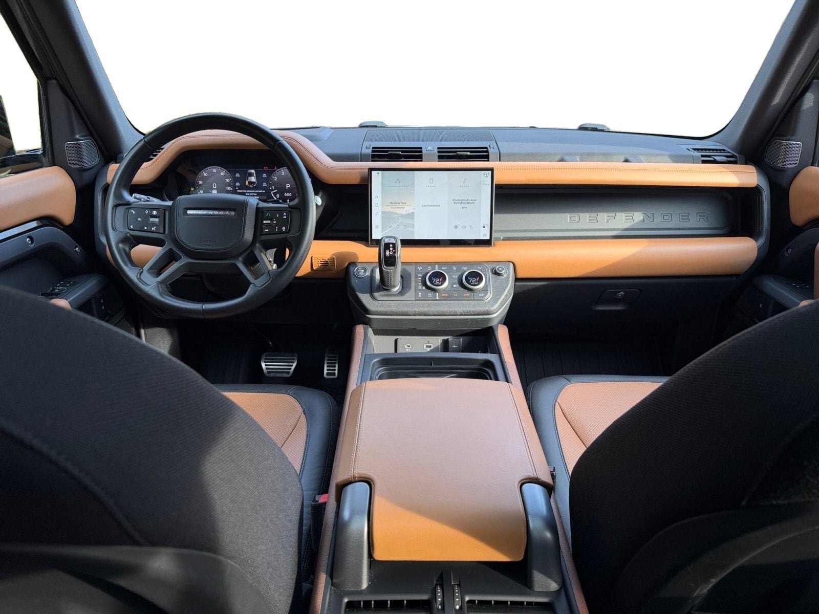 Certified 2024 Land Rover Defender 110 X AWD/4WD image 19