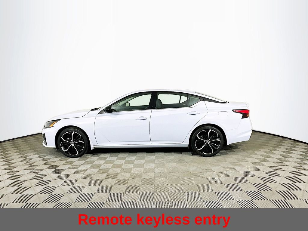 Certified 2023 Nissan Altima 2.5 SR w/ SR Premium Package FWD image 7