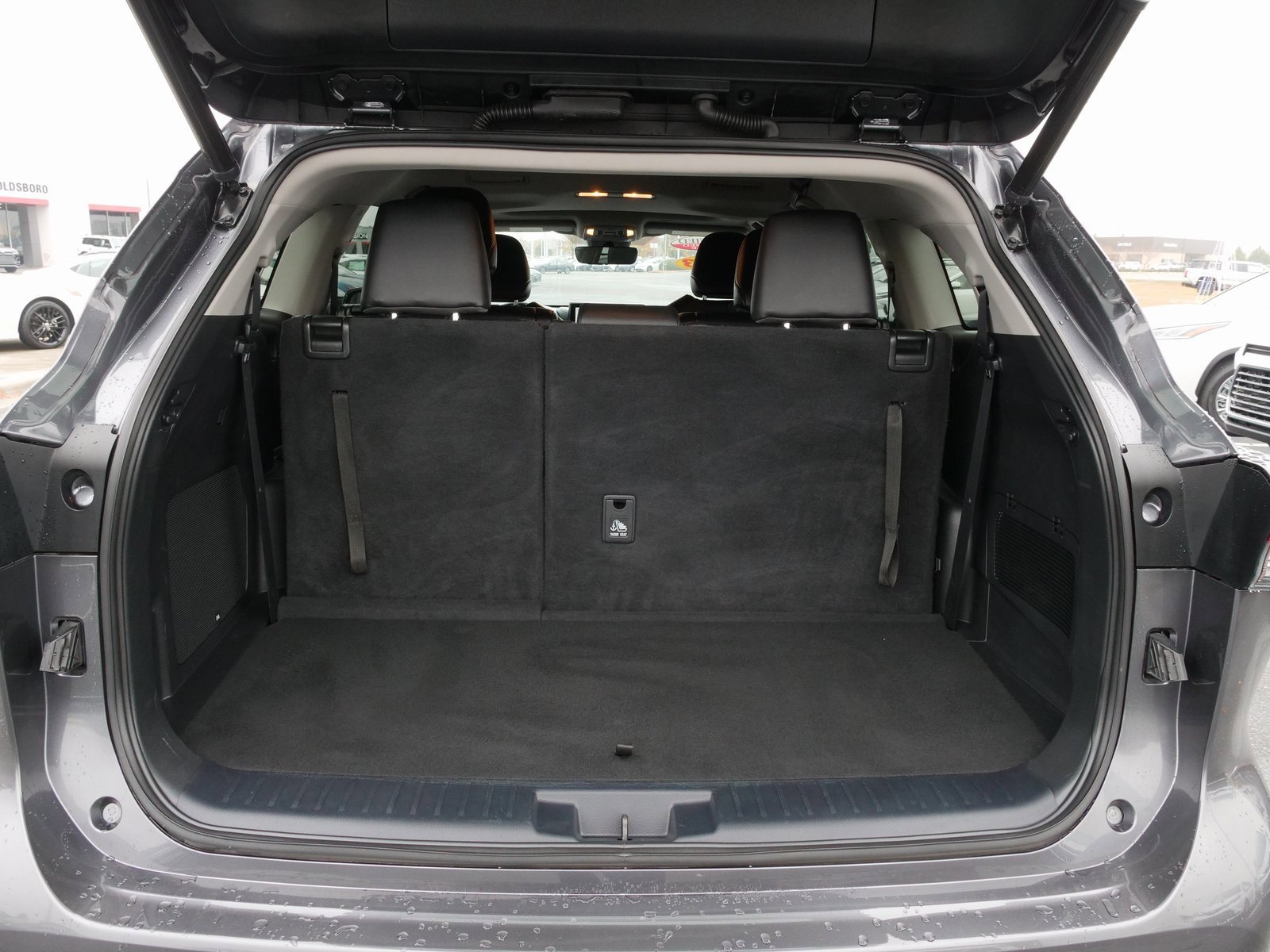 Used 2023 Toyota Highlander Limited image 16