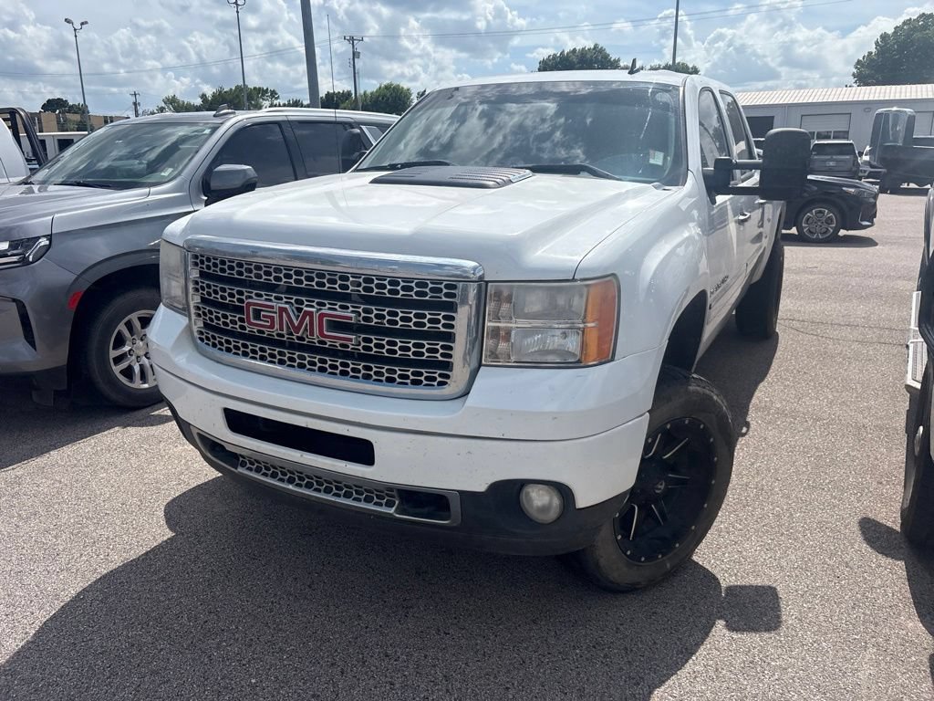 Used 2014 GMC Sierra 2500 Denali w/ Suspension Package, Off-Road AWD/4WD image 15
