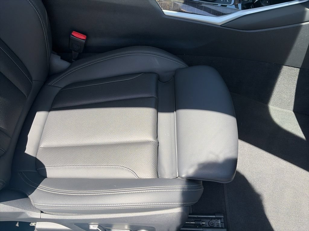 Used 2024 BMW 430i Coupe w/ Convenience Package RWD image 29