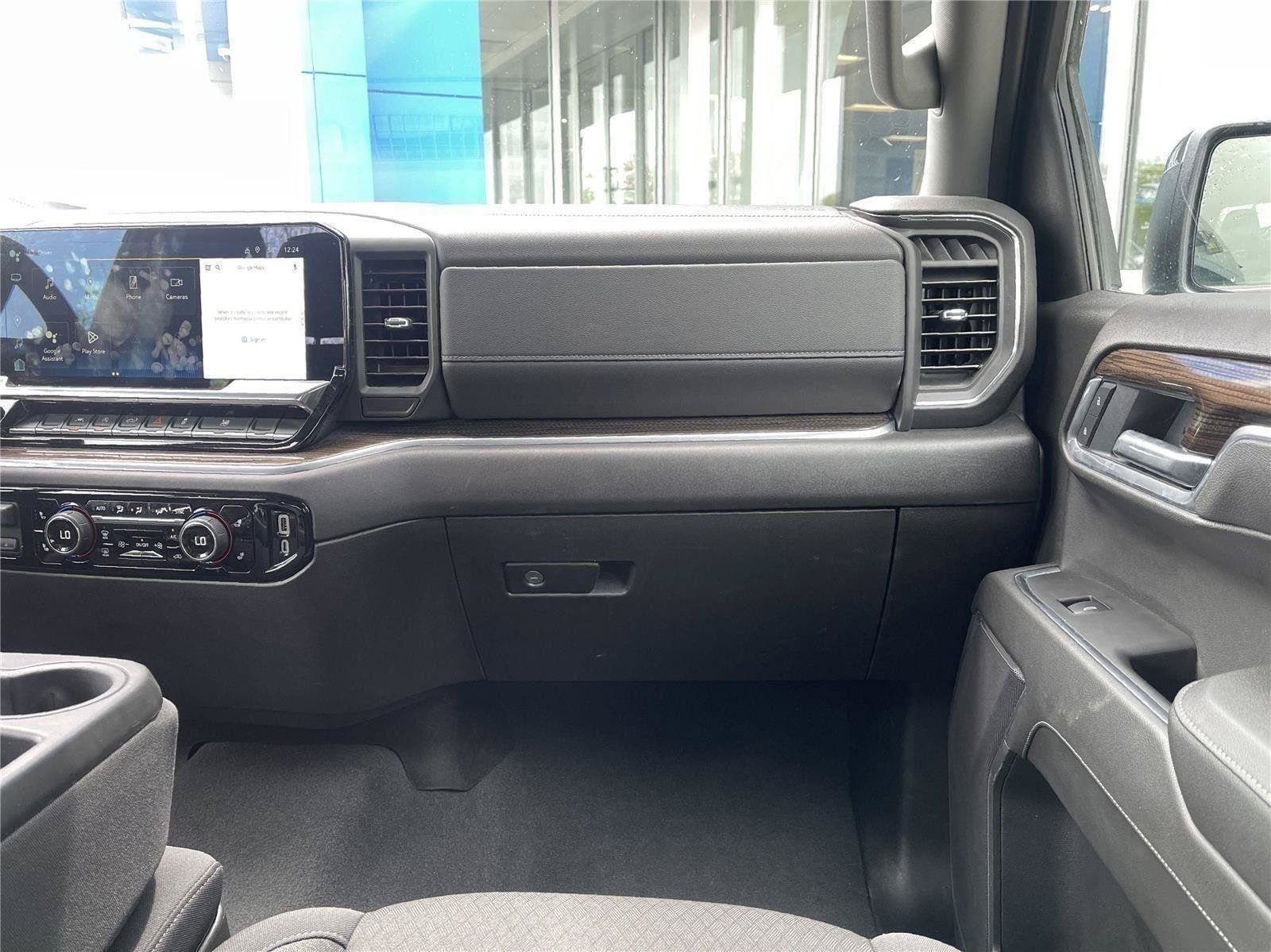 Used 2025 Chevrolet Silverado 1500 LT AWD/4WD image 33