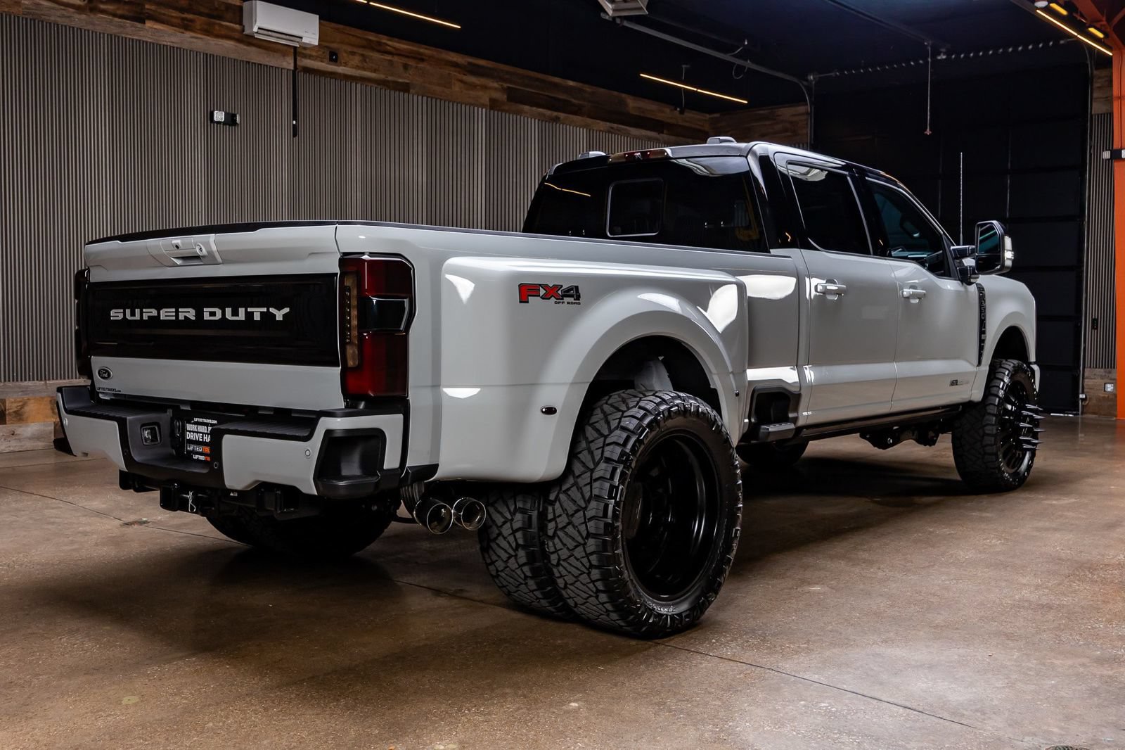 Used 2026 Ford F350 Platinum w/ FX4 Off-Road Package AWD/4WD image 10