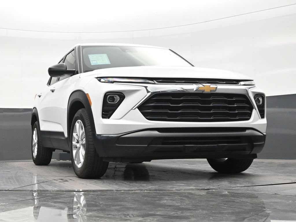 Used 2025 Chevrolet TrailBlazer LS FWD image 26