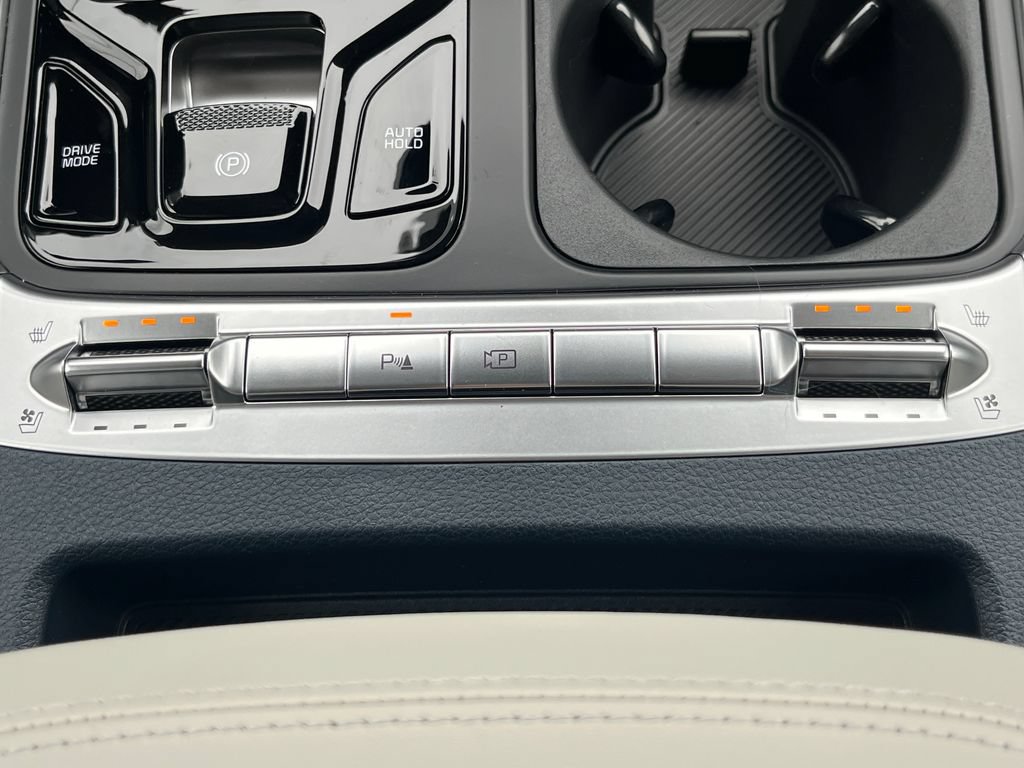 New 2026 Kia Carnival SX w/ SX Dark Edition Package FWD image 38