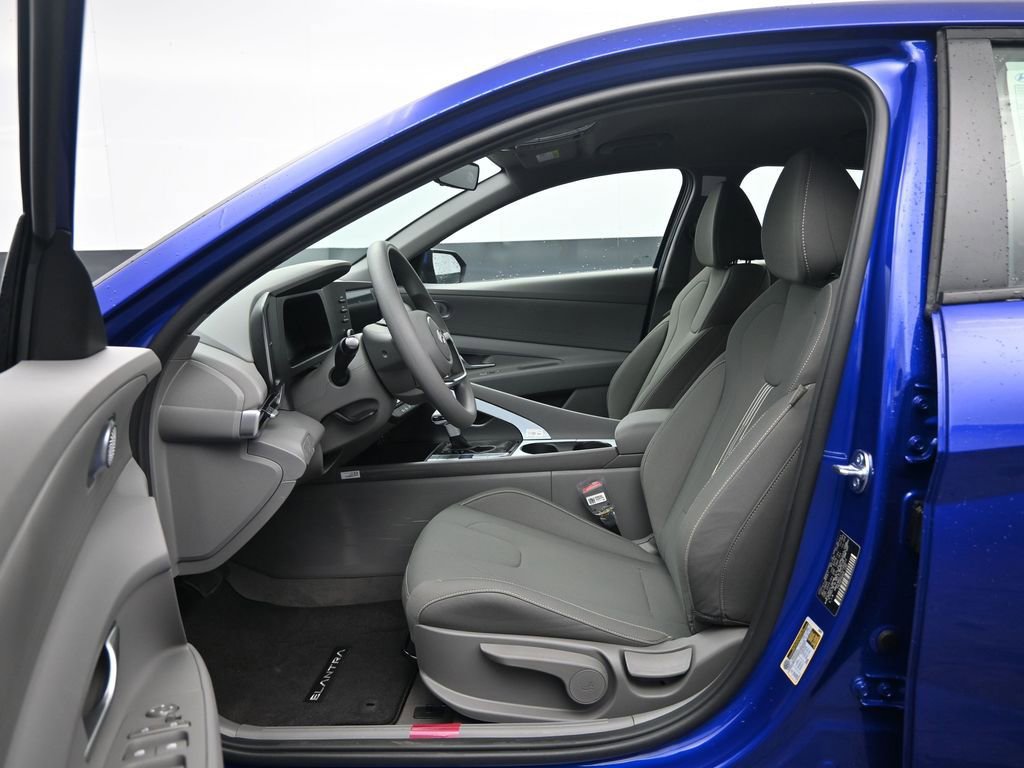 New 2026 Hyundai Elantra Blue image 25