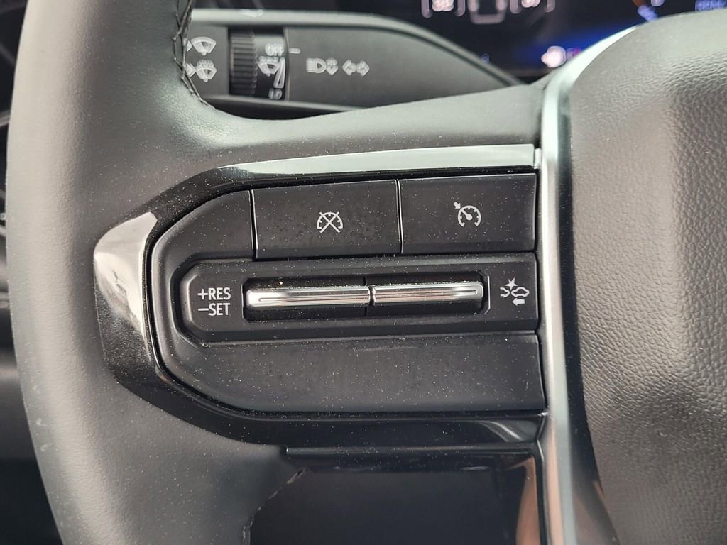 Used 2024 Chevrolet Colorado LT w/ LT Convenience Package III image 26