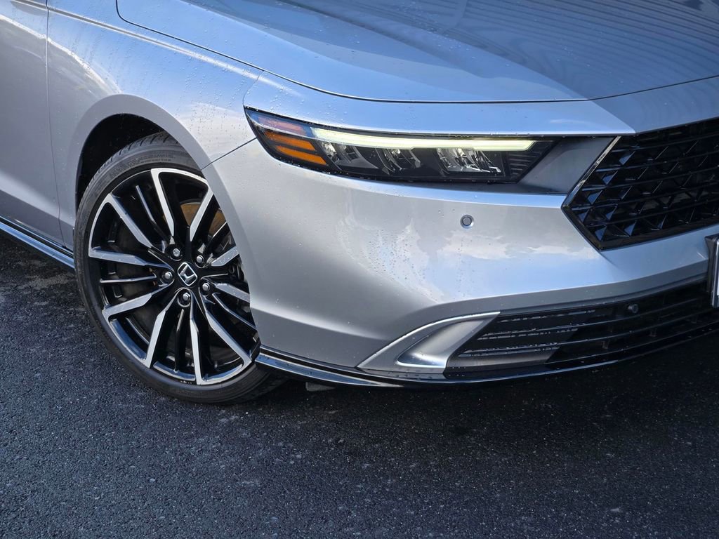 Used 2023 Honda Accord Touring image 9