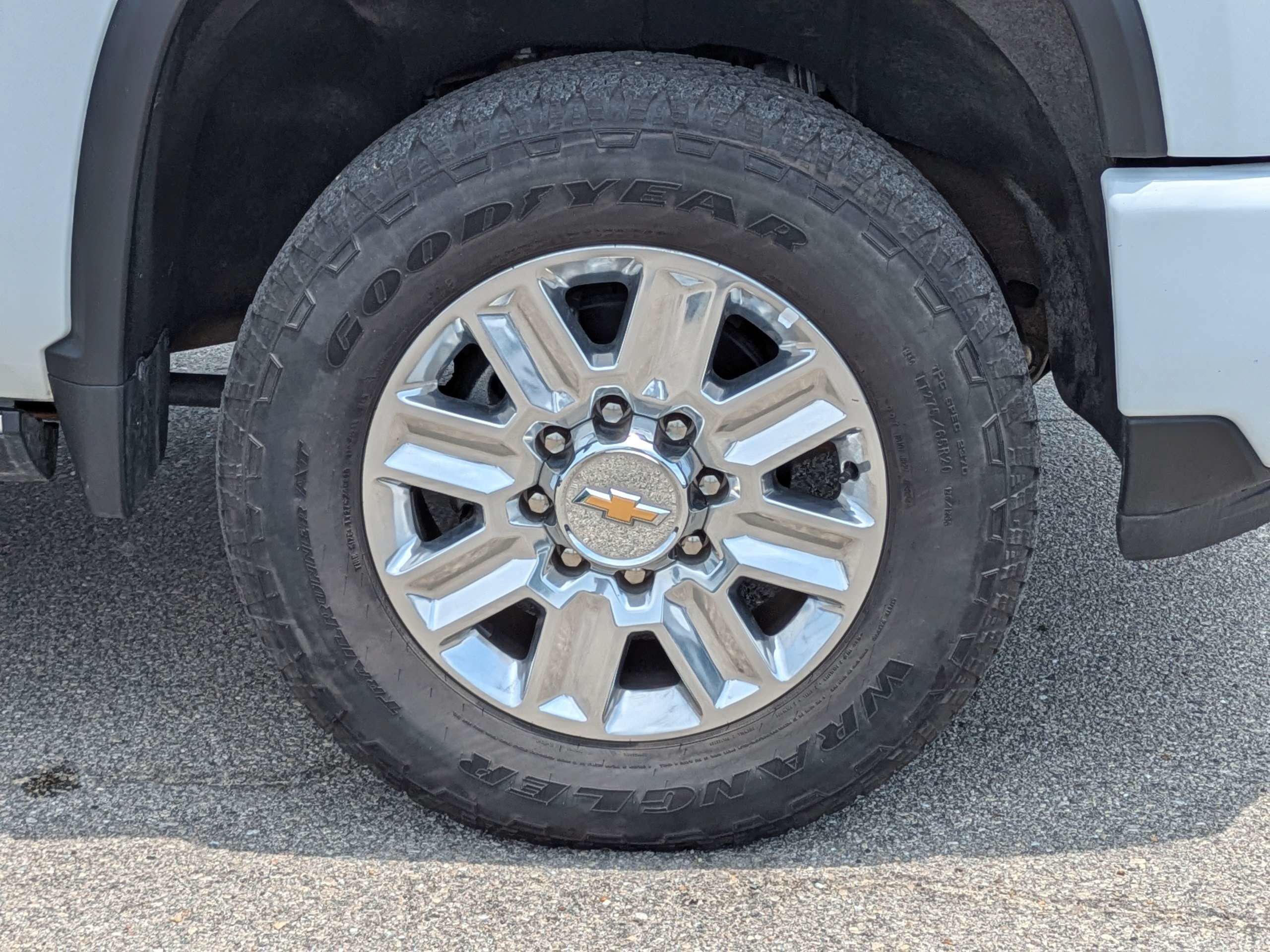 Used 2025 Chevrolet Silverado 3500 High Country w/ High Country Premium Package AWD/4WD image 11