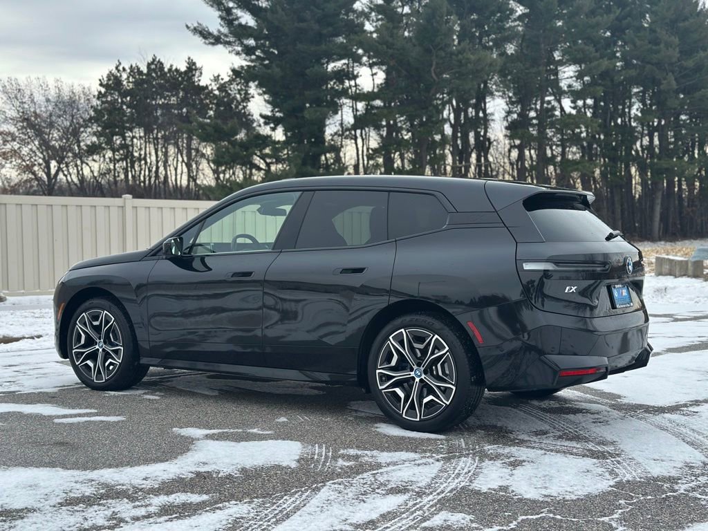 Used 2025 BMW iX xDrive50 image 5