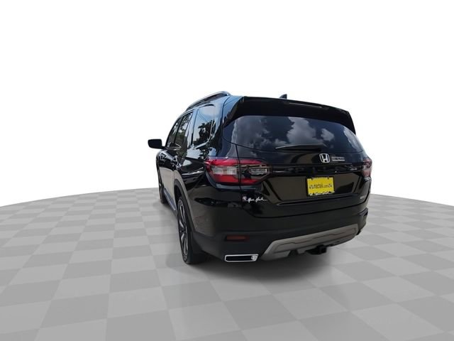 Used 2025 Honda Pilot Touring image 7