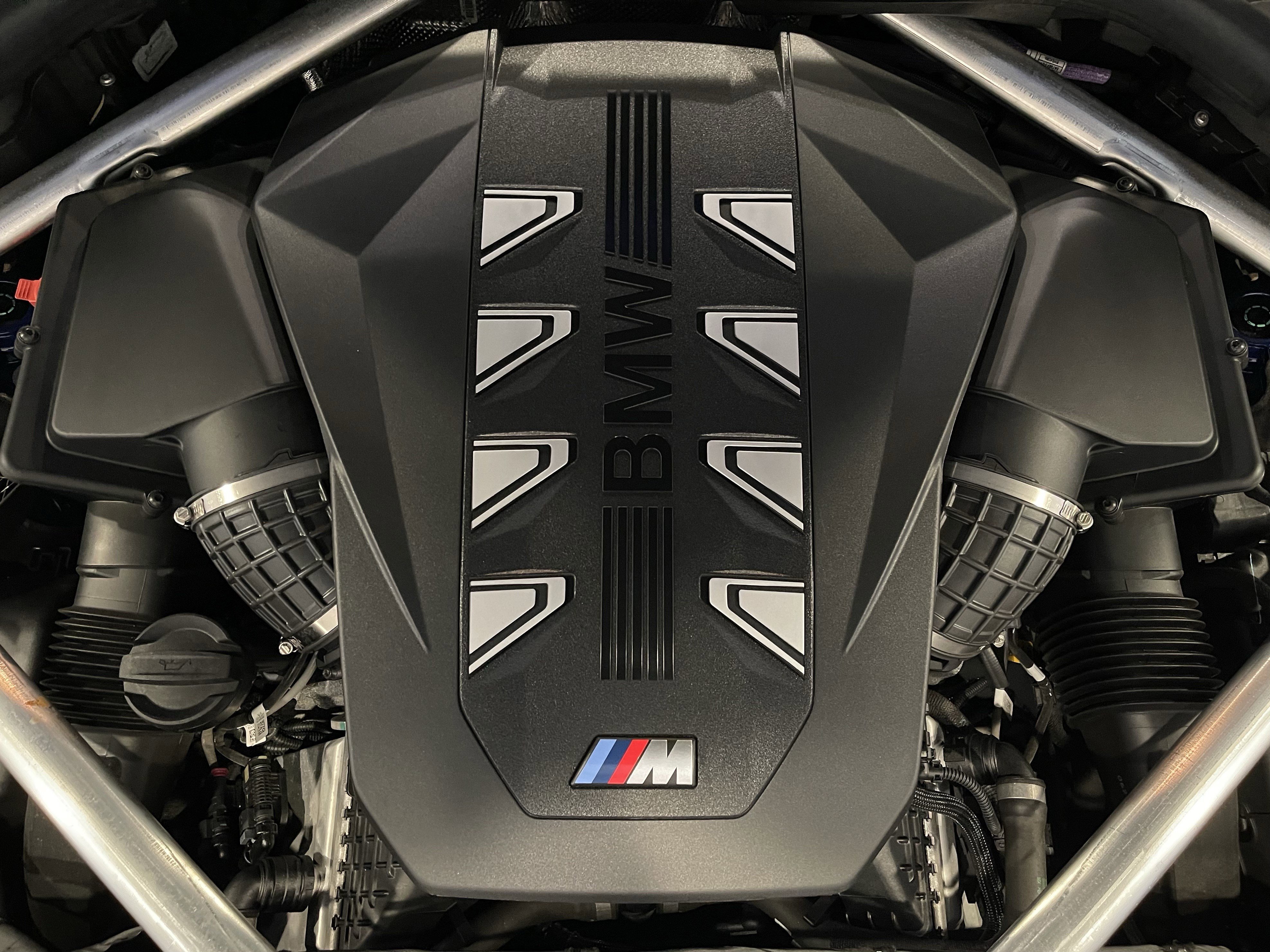 Used 2024 BMW X7 M60i w/ Executive Package image 37