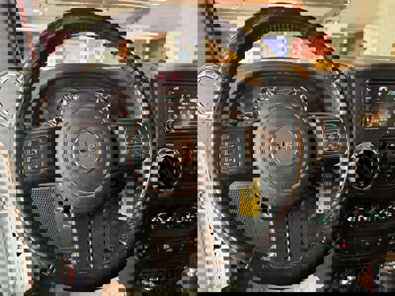 Used 2018 Jeep Wrangler Unlimited Sahara image 12